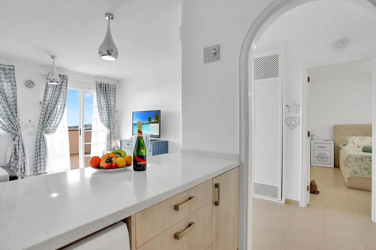Lejlighed Top Floor, Sea View, Huge Terrace, Heated Pool, Garage Los Cristianos  Spanien