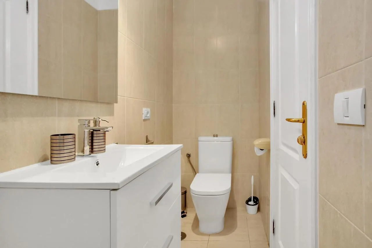 Top Floor, Sea View, Huge Terrace, Heated Pool, Garage Los Cristianos  0*, Los Cristianos (Tenerife)