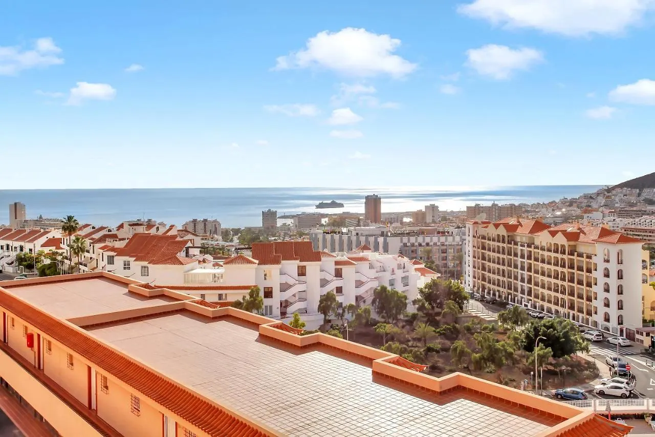 Top Floor, Sea View, Huge Terrace, Heated Pool, Garage Los Cristianos