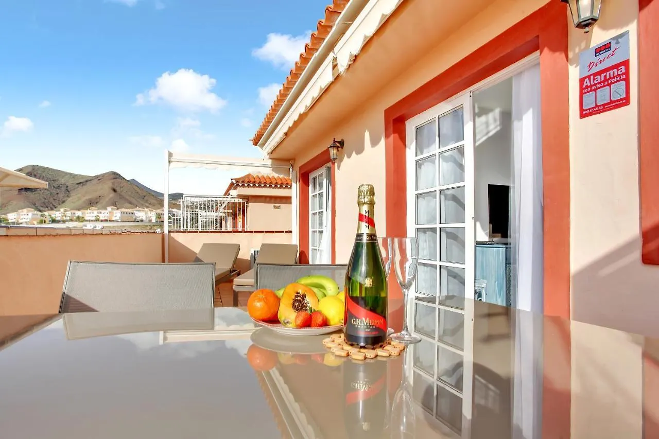Lejlighed Top Floor, Sea View, Huge Terrace, Heated Pool, Garage Los Cristianos  Spanien