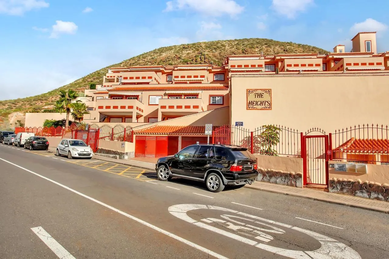 Top Floor, Sea View, Huge Terrace, Heated Pool, Garage Los Cristianos  Apartmán Los Cristianos (Tenerife)