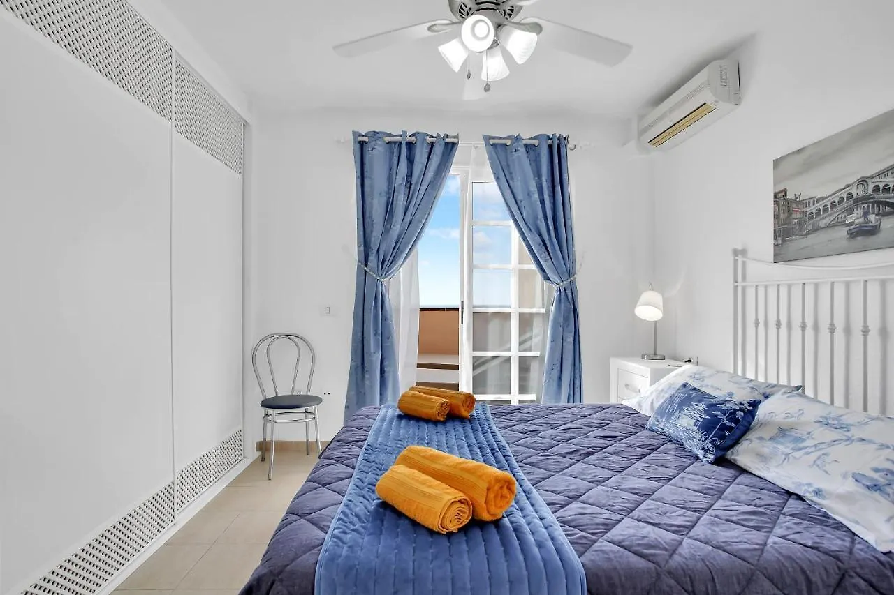 Top Floor, Sea View, Huge Terrace, Heated Pool, Garage 로스크리스티아노스 아파트